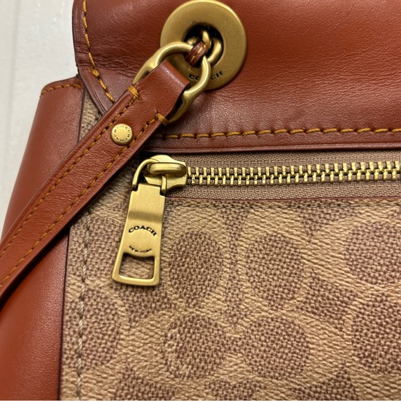 Coach leather and vinyl backpack. - Picture 3 of 9